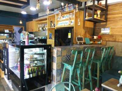 Coffee Wave & Bakery