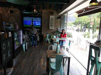 Coffee Wave & Bakery