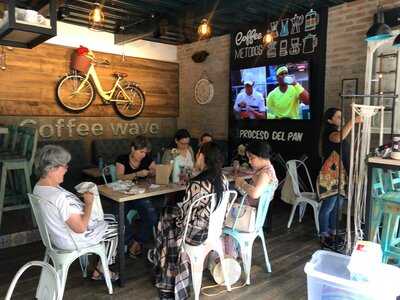 Coffee Wave & Bakery