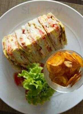 Simple Bar & Kitchen