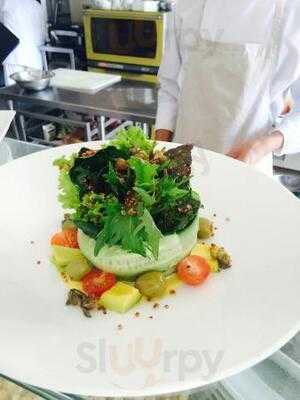 Simple Bar & Kitchen