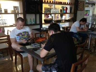 Simple Bar & Kitchen