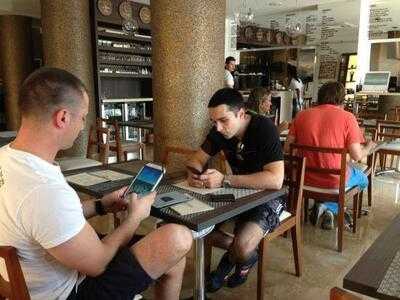 Simple Bar & Kitchen