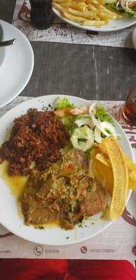 La Colonia Drink & Foods