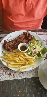 La Colonia Drink & Foods