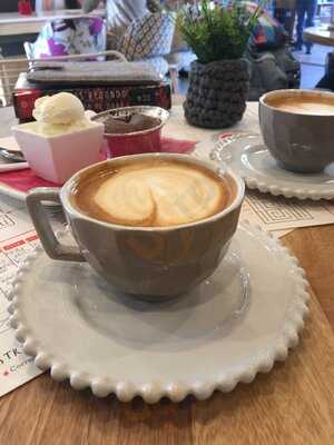 9 3/4 Bookstore + Cafe