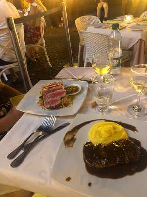 Juan Del Mar Mesa Peruana