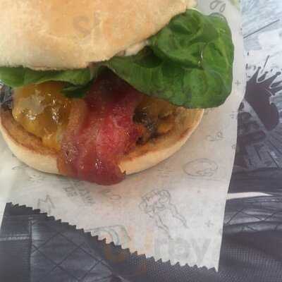 Hello! Burgers & Beer