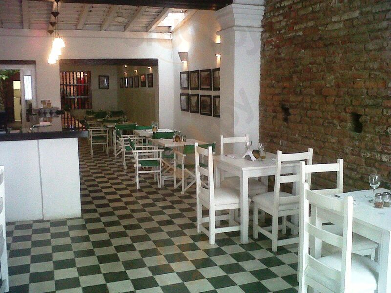 La 12 Restaurante