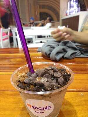 Shakin' Milkshake & Smoothie Bar