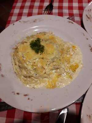 Opera Pizzería & Restaurante Medellín