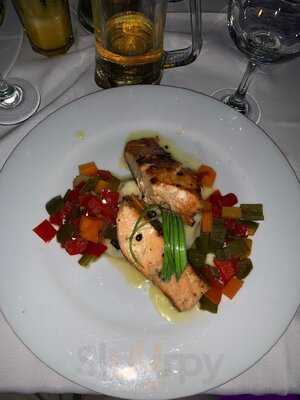 Mabare, Restaurante Bar