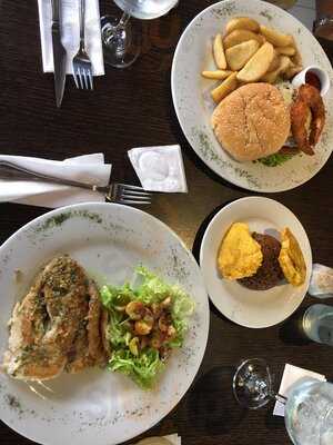 Mabare, Restaurante Bar