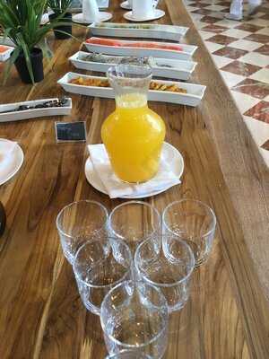 Simple Bar And Kitchen