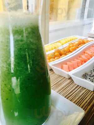 Simple Bar And Kitchen