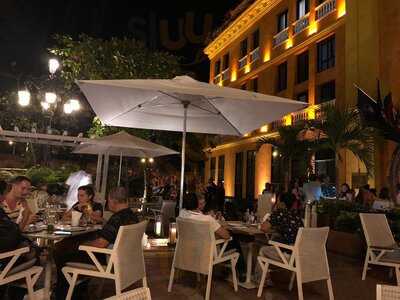 Plaza Santa Teresa Restaurante Bar & Lounge