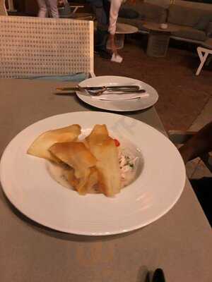 Plaza Santa Teresa Restaurante Bar & Lounge