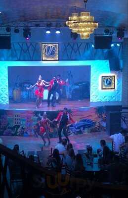 Discoteca 1968 Salsa Show