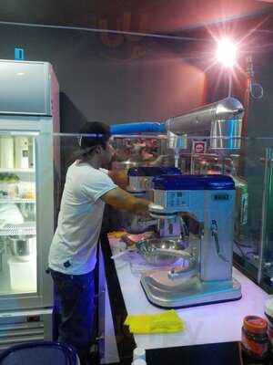 The Lab Nitrogen Ice Cream & Shakes