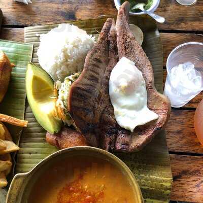 La Barra Comida Tipica