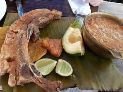 La Barra Comida Tipica