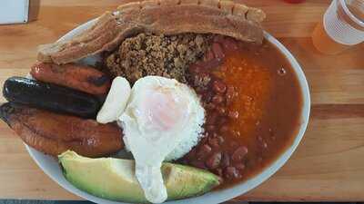 La Barra Comida Tipica