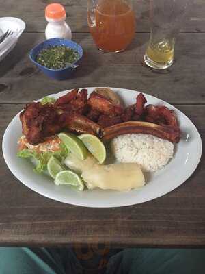 Piqueteadero Y Restaurante La Playita S.a.s