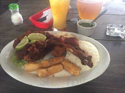 Piqueteadero Y Restaurante La Playita S.a.s