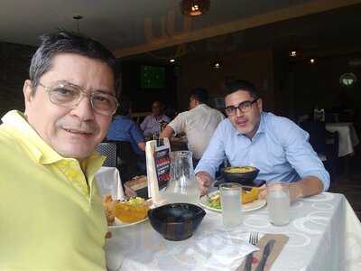 Piqueteadero Y Restaurante La Playita S.a.s