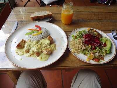 Bun Di Café Bistró