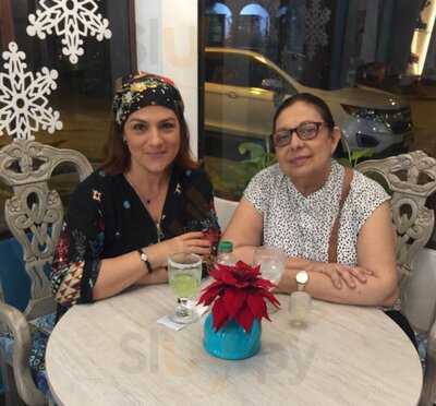 K´fe & Bistro Chantilly