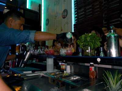 Chillin'drinks And Cocktails