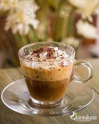 Quintaluna Cafe Cultural