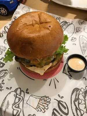 Atrium Pizza & Burger