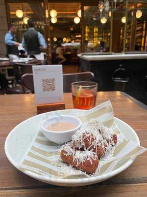 Cacio & Pepe Taverna Italiana