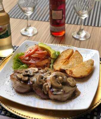 Steak Carbón. Parrilla Argentina.