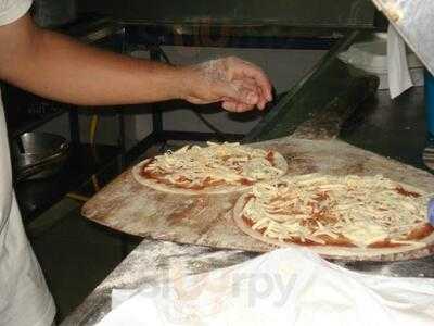 Pimientoz Pizzeria