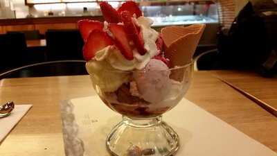 Crepes And Waffles- Avenida 19