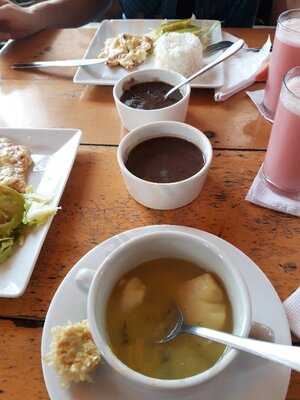 Tony's Restaurante Café