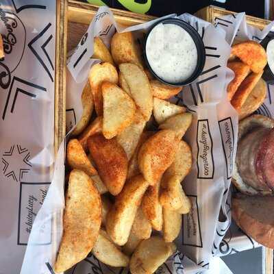 Juicy Lucy Cheese & Rock