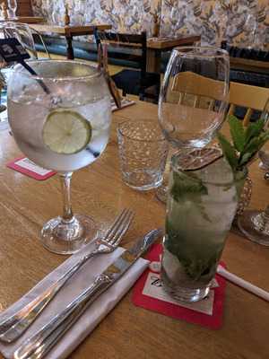 Ana Cocina & Cócteles