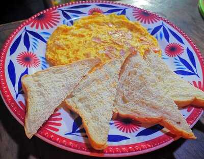 Mau Kitchen Restaurant Bar.