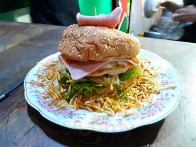 Mau Kitchen Restaurant Bar.