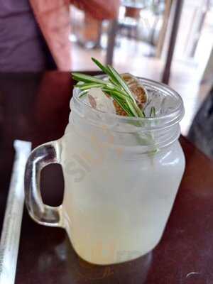 Oak Ahumados & Brebajes