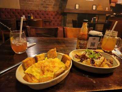 Oak Ahumados & Brebajes