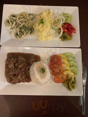 Pineapple Tapas Y Gin Bar