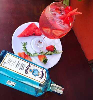 Pineapple Tapas Y Gin Bar