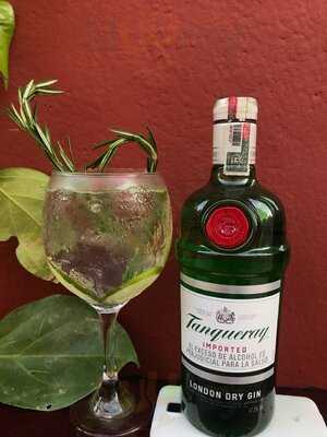 Pineapple Tapas Y Gin Bar