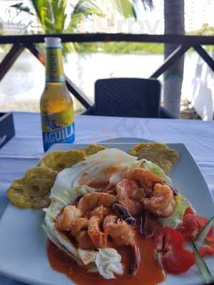 Tropicana Café Restaurante & Bar