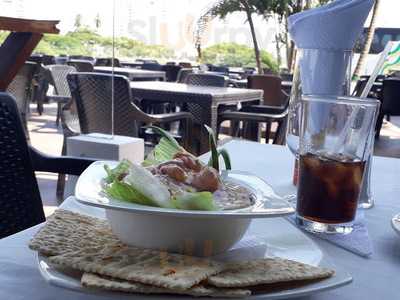 Tropicana Café Restaurante & Bar